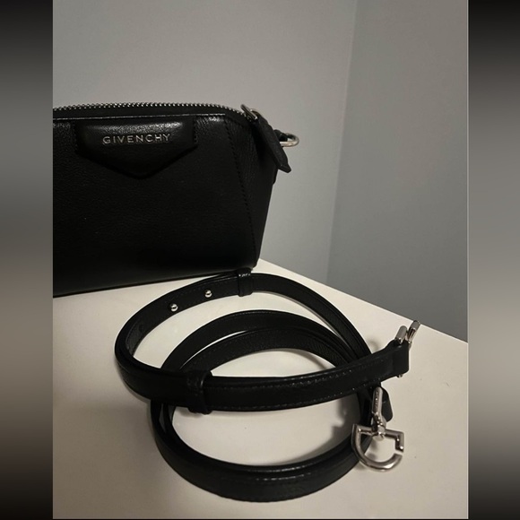 Givenchy Nano Antigona - Black - Picture 2 of 5